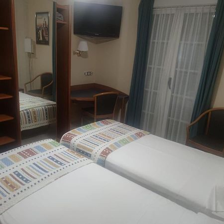 Hostal Burbia Villafranca Del Bierzo Exterior foto