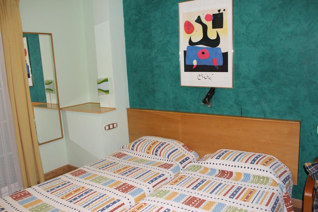 Hostal Burbia Villafranca Del Bierzo Exterior foto