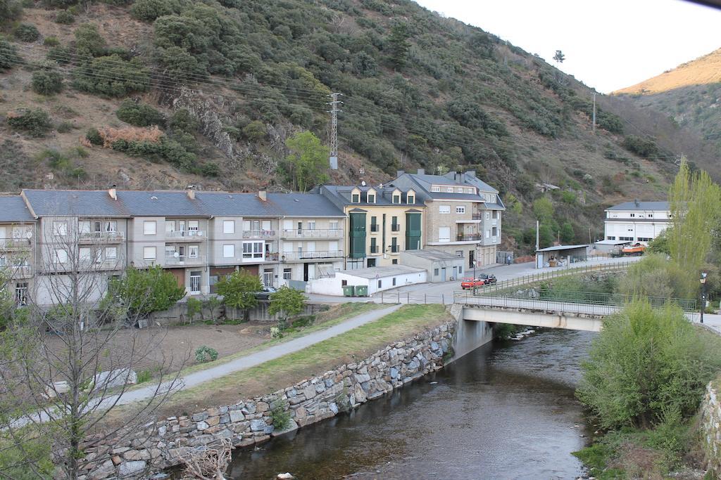 Hostal Burbia Villafranca Del Bierzo Exterior foto